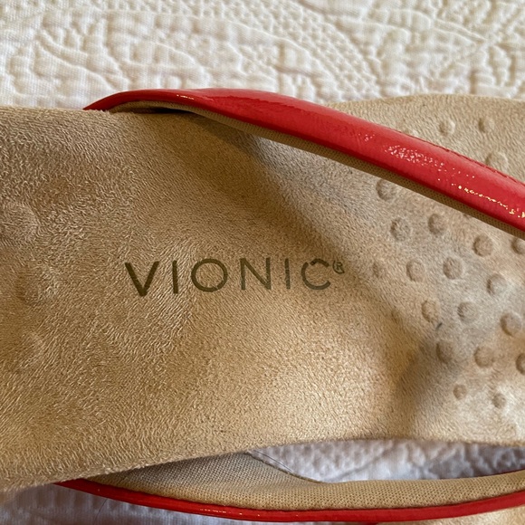Vionic Red Sandals - Picture 4 of 7